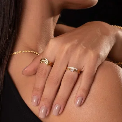 Anel Semi Jóia Dourado Fio Duplo com Pedras