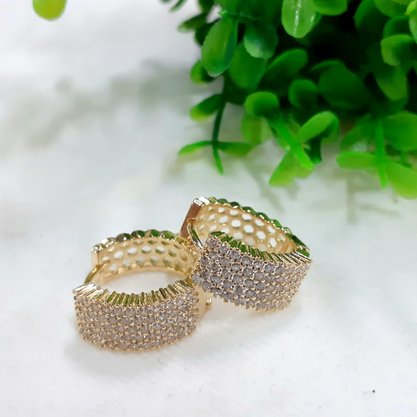 Argola Semi Jóia Dourada com Pedras
