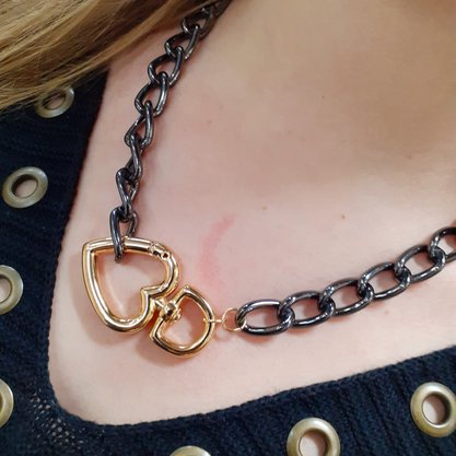 Colar Semi Jóia Dourado com Preto Mosquetão