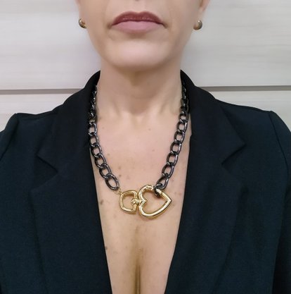Colar Semi Jóia Dourado com Preto Mosquetão