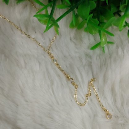 Colar Semi Jóia Dourado Gravatinha com Zircônias