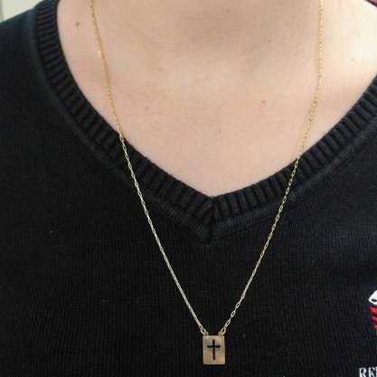 Escapulário Semi Jóia Dourado Placa Crucifixo Vazado