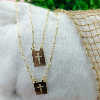 Escapulário Semi Jóia Dourado Placa Crucifixo Vazado