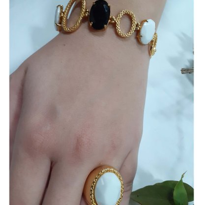 Pulseira Semi Jóia Pedras Branca e Preta