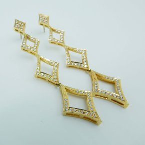 Brinco Semi Jóia Pendurado Zircônia