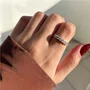 Anel Prata Meia Aliança com Pedras